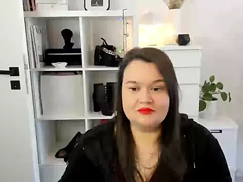 HollyDanceSoul online show from February 25, 8:46 am