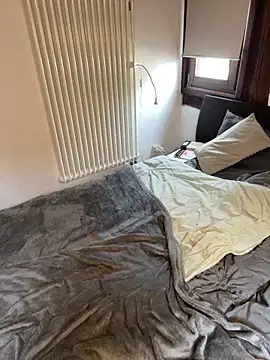 midnight ballerina  online show from February 15, 1:10 pm