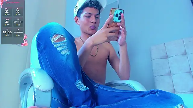 twink royale18 online show from February 25, 4:49 pm