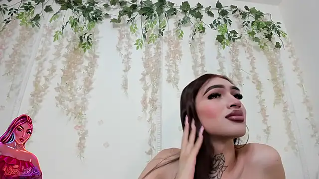lizz lunna online show from May 15, 11:29 pm