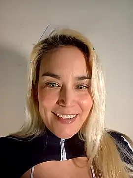 Allezzafox online show from January 15, 11:00 pm