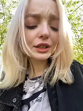 aka Blonde online show from May 16, 8:28 am