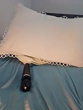 melissiaayzem online show from February 7, 10:30 am