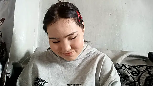 MollyAsian online show from February 5, 7:00 am