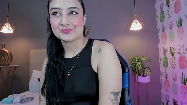 emma hiltonn  online show from May 27, 2:19 am