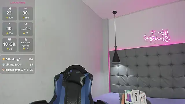 scarletcherry18 online show from March 30, 10:04 am