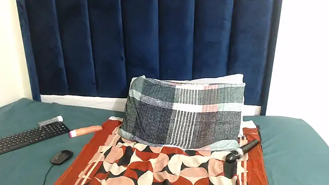 Cutebootyxx online show from March 20, 10:03 pm