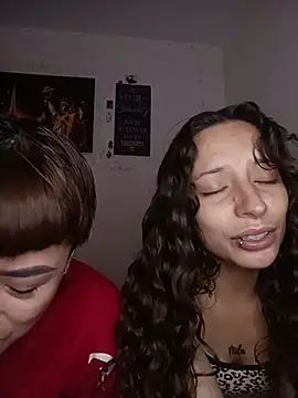 AlexxaAndRileyy online show from February 21, 6:08 pm