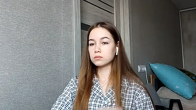 SherrylMaler online show from February 2, 4:44 am