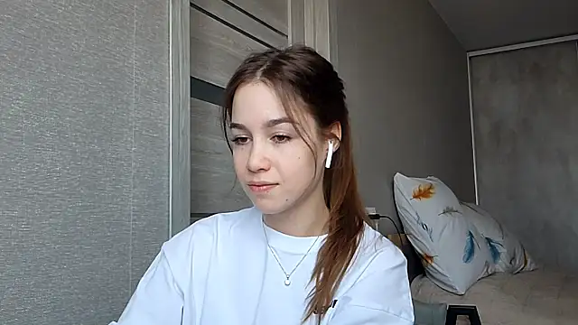 SherrylMaler online show from February 8, 4:27 am