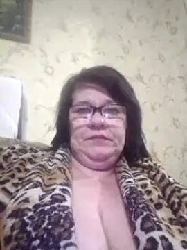 NysiOlsen online show from April 10, 7:42 pm