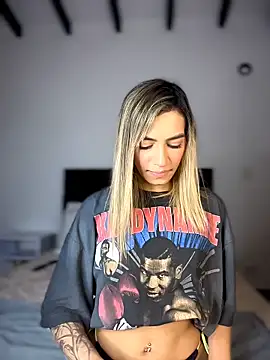 SweetTroubleXXX online show from February 23, 1:10 pm