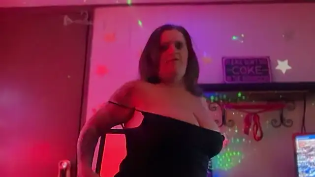 LustyNikkiSixxx online show from January 15, 9:59 am