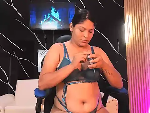 Aurora Lull online show from April 23, 12:41 am