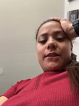 Pretty  Milf online show from March 12, 1:25 pm