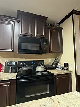 tastemecaroline online show from April 3, 9:46 pm