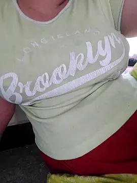 TamilDreamgirl08 online show from April 18, 9:34 am