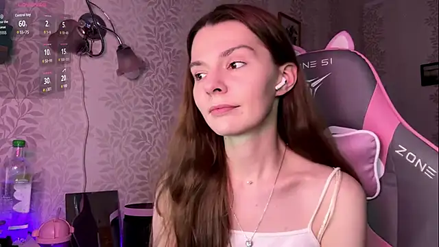 LavondaDeleston online show from February 13, 10:00 pm