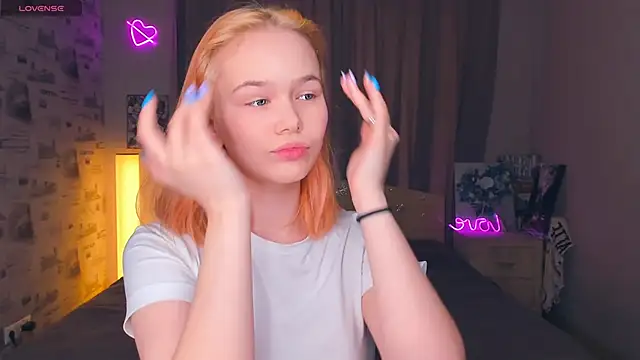 OwlLynn online show from February 13, 9:11 am