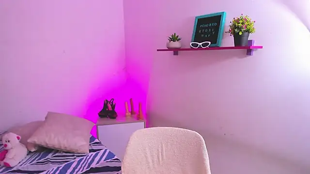 dirty sexx  online show from March 14, 9:05 pm