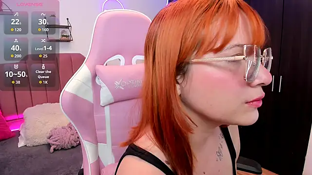 Nina curves online show from January 16, 7:32 pm