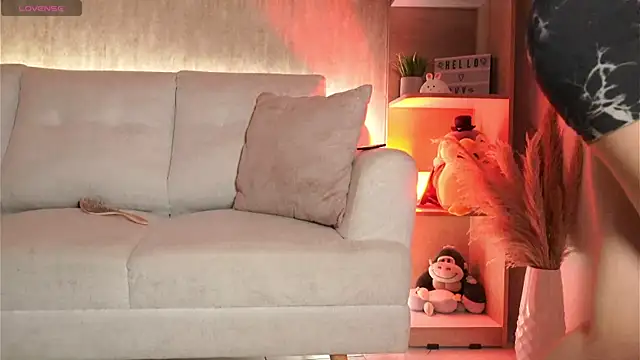 IvySanders online show from February 5, 8:01 pm