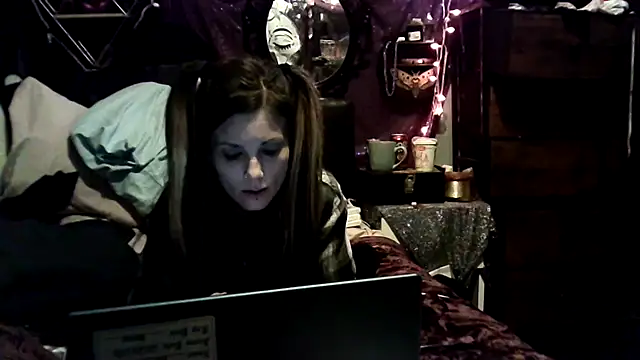 allymoon1369 online show from April 13, 10:38 am