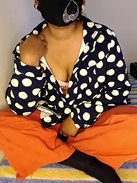 Hot Sweeti online show from January 16, 9:05 am