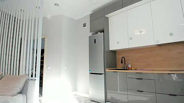 caelestisss online show from February 13, 6:15 am