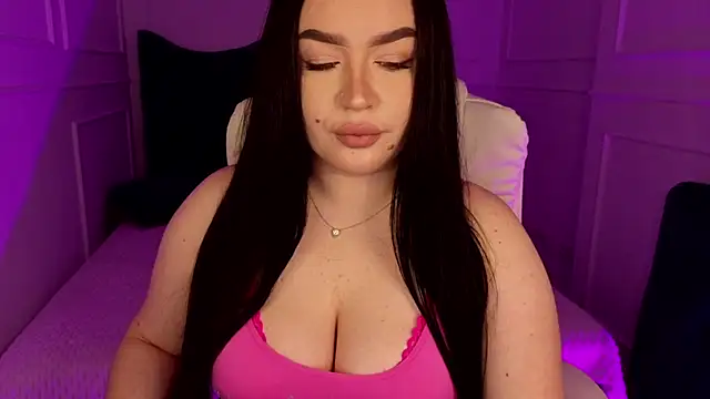 tinafox  online show from March 7, 8:10 am