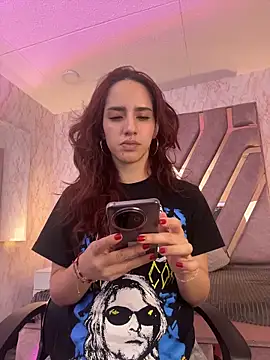 elodie rouge online show from April 14, 8:09 pm