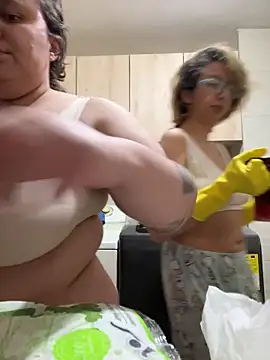 RavenEllieUniverse online show from February 14, 8:05 am