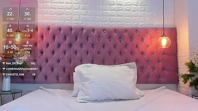 nela moretti online show from March 11, 7:27 pm