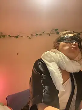 Leonoraaa online show from January 19, 12:51 am