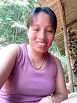 Gummiesu online show from April 11, 7:45 am