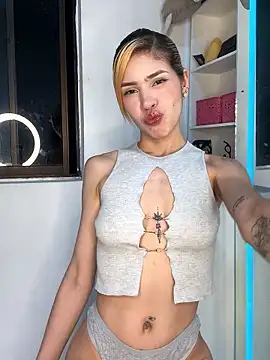 oficialkendra online show from January 18, 4:20 am