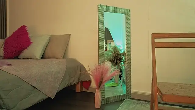 fransheskarossi online show from March 26, 12:51 pm