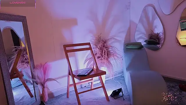 fransheskarossi online show from March 17, 12:20 pm