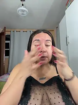 Nailealipsglossy online show from February 8, 9:02 am