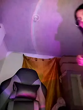 MaddieSquirtt online show from January 16, 2:18 am