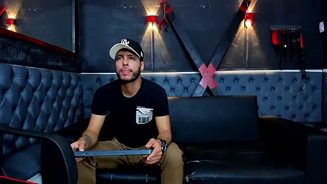 Angel Villareal online show from February 6, 5:00 am