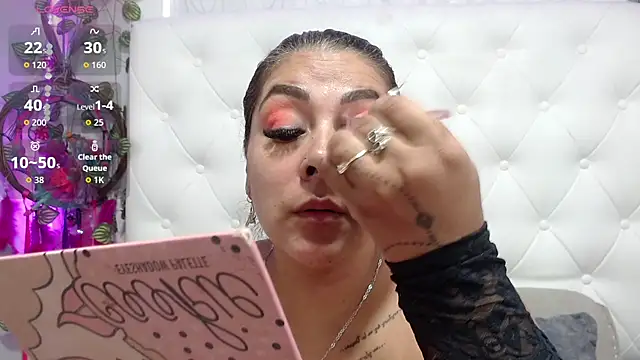 brunaroyale online show from April 14, 2:17 pm