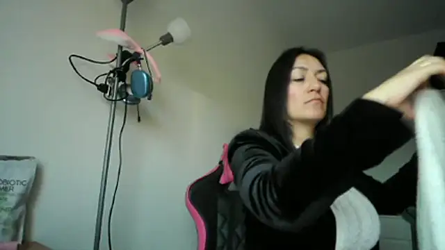 Yulian Milf online show from March 11, 5:15 pm