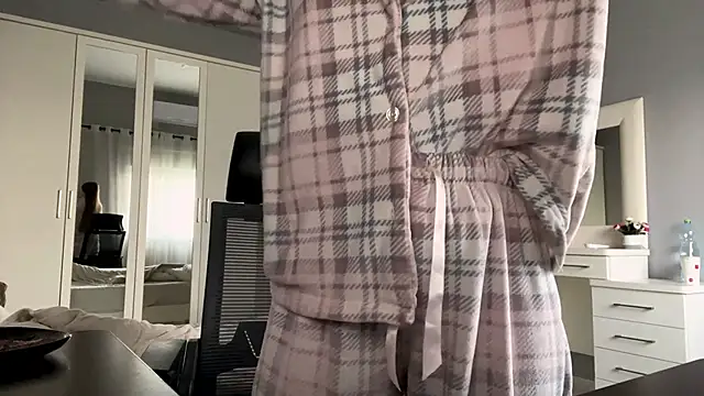 Iuckystar19 online show from February 1, 1:21 pm