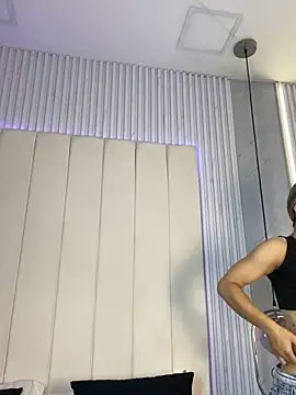 JuliaColemann online show from March 3, 12:11 pm