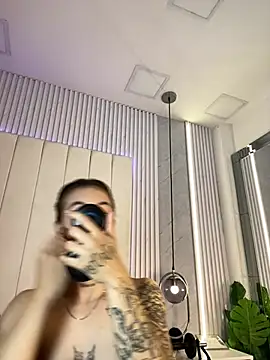 JuliaColemann online show from February 20, 12:18 pm