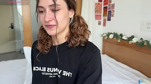 cutiemari online show from April 12, 4:48 am