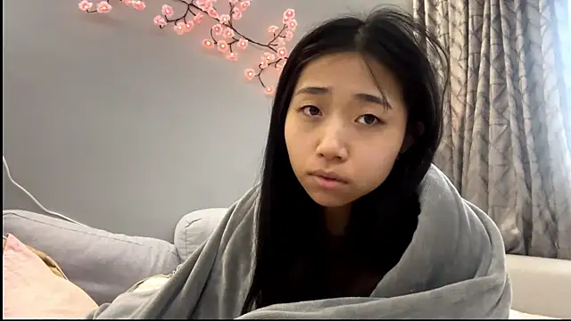 SweetMiaXO online show from April 20, 10:13 pm