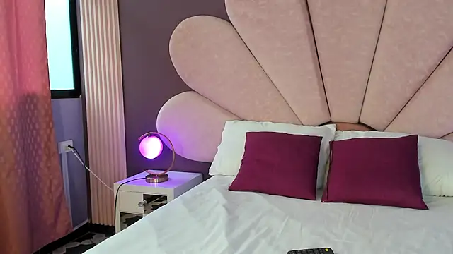 JaneeDaviss online show from February 21, 9:37 pm