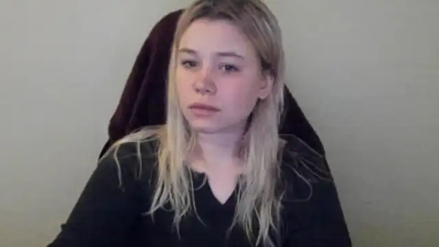 Lulu Di online show from February 10, 11:30 pm